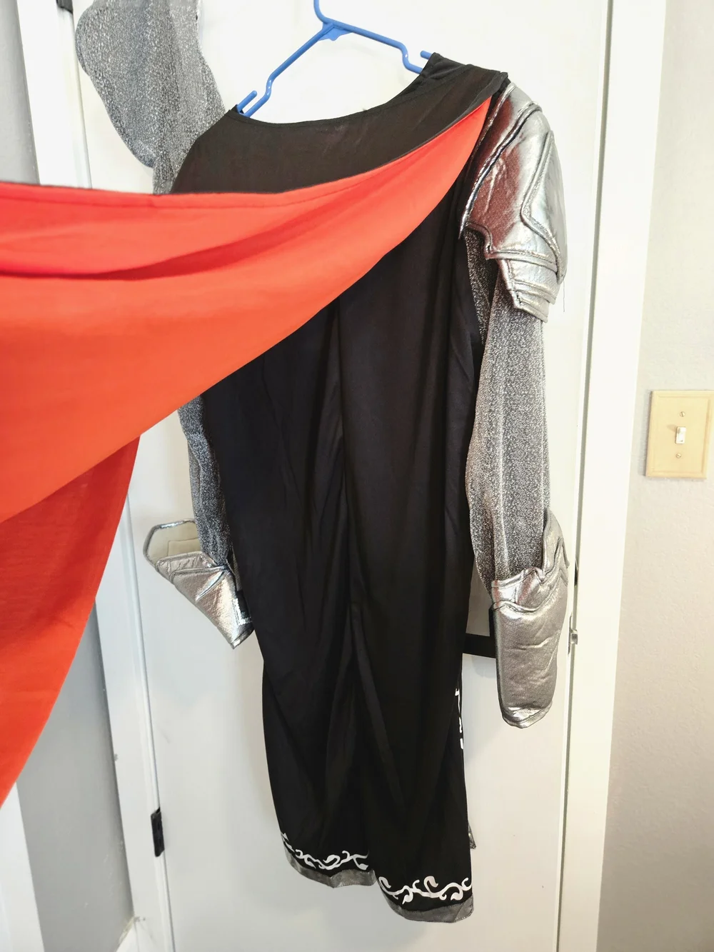 Medieval Knight Costume - Black, Red & Silver Teen